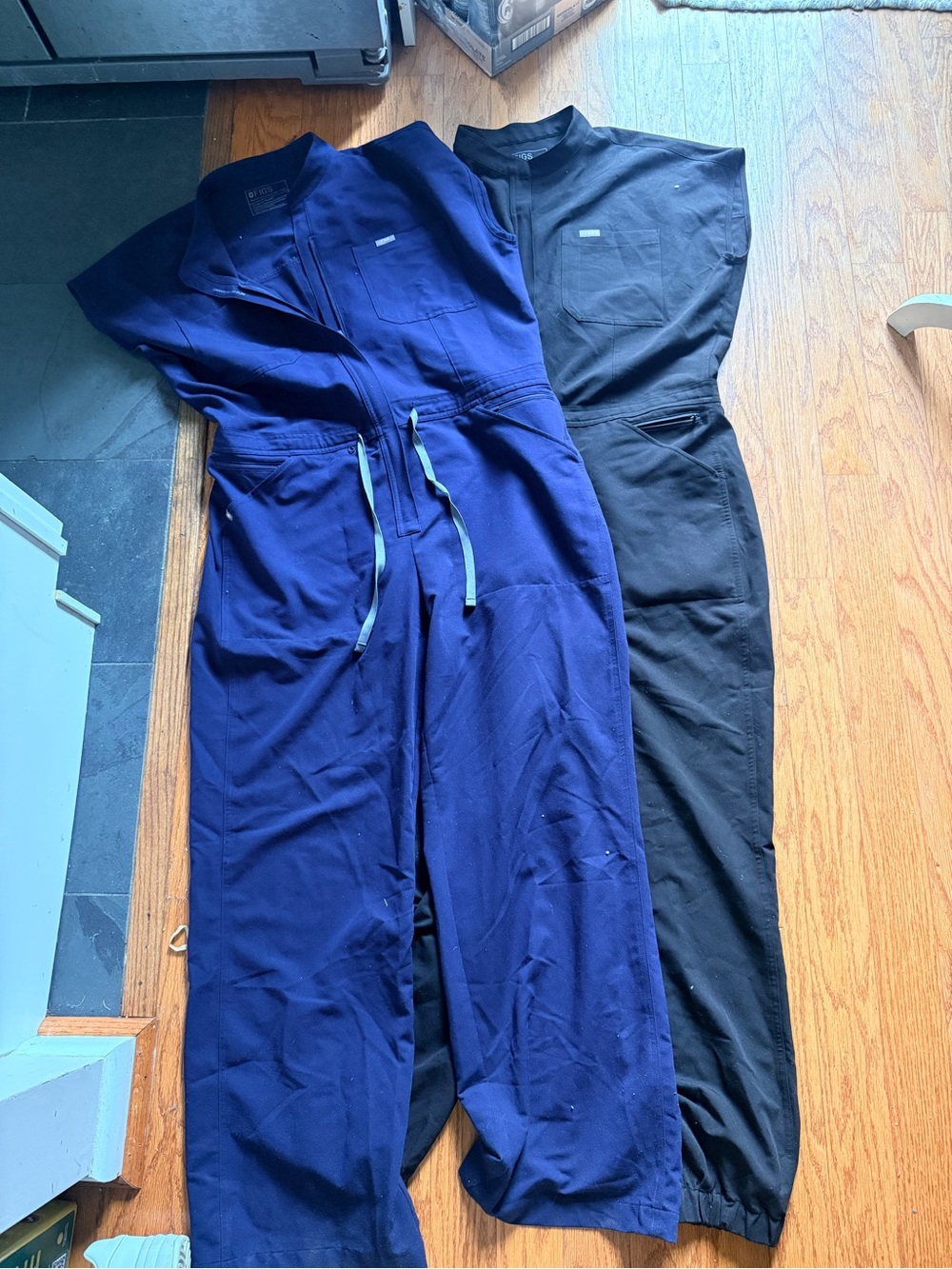 Figs 2 Women’s V-Neck Utility Jumpsuit - Navy & Black Size XXL